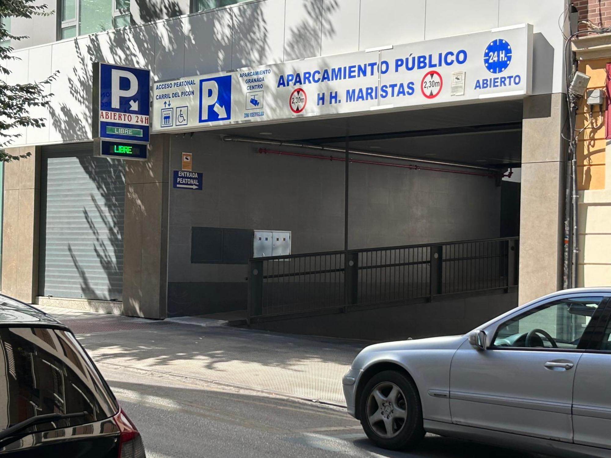 Haza Royal Apartment Granada Exterior photo